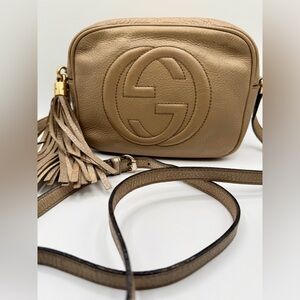 Gucci Metallic Leather Soho Disco Tassel Shoulder Crossbody Bag - Gold